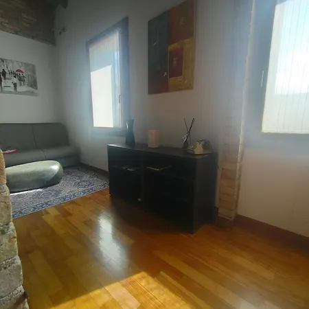 Urban 34 - Station & Centre - With Free Parking Apartment Treviso